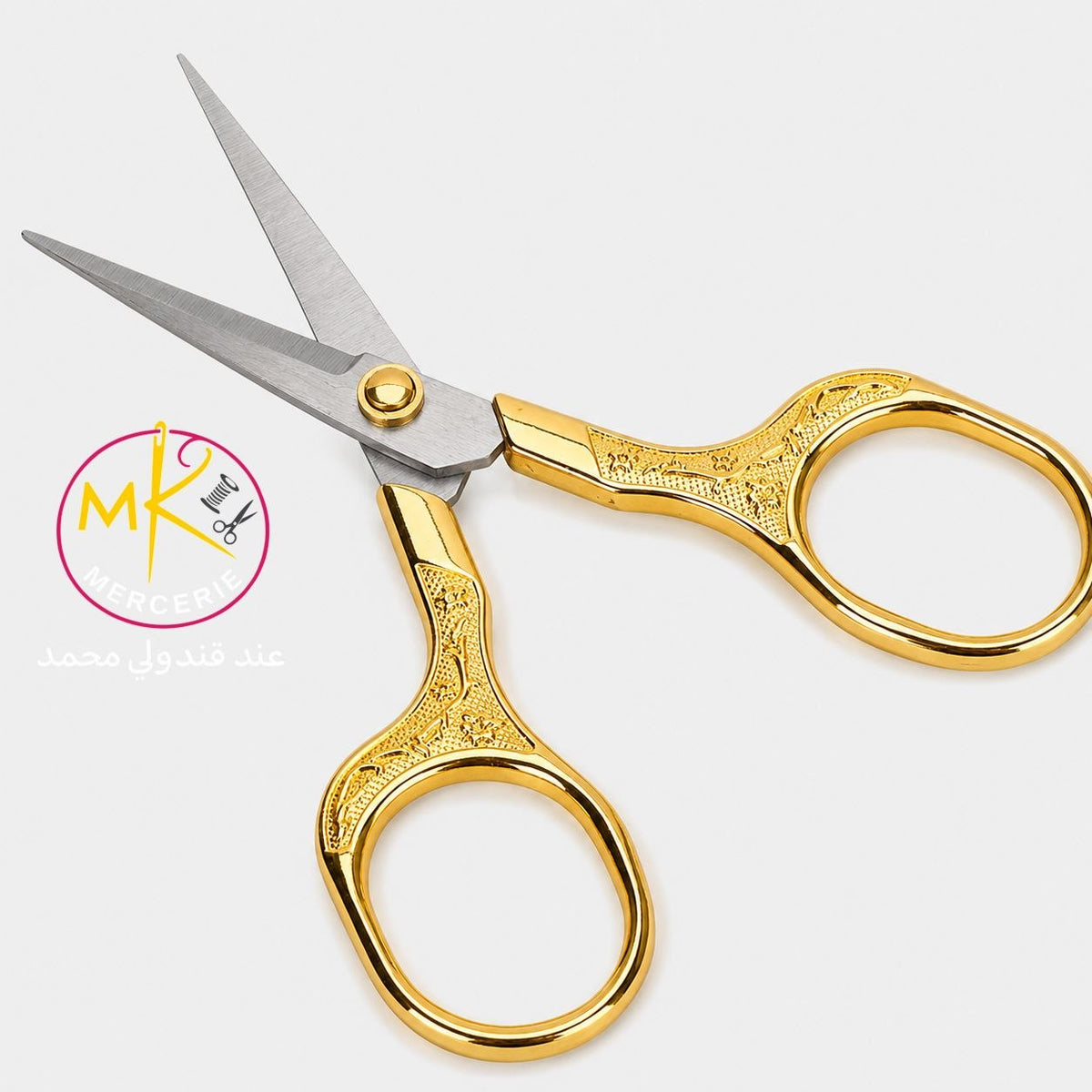 ✨ مقص فاخر ✨
✂️👑
