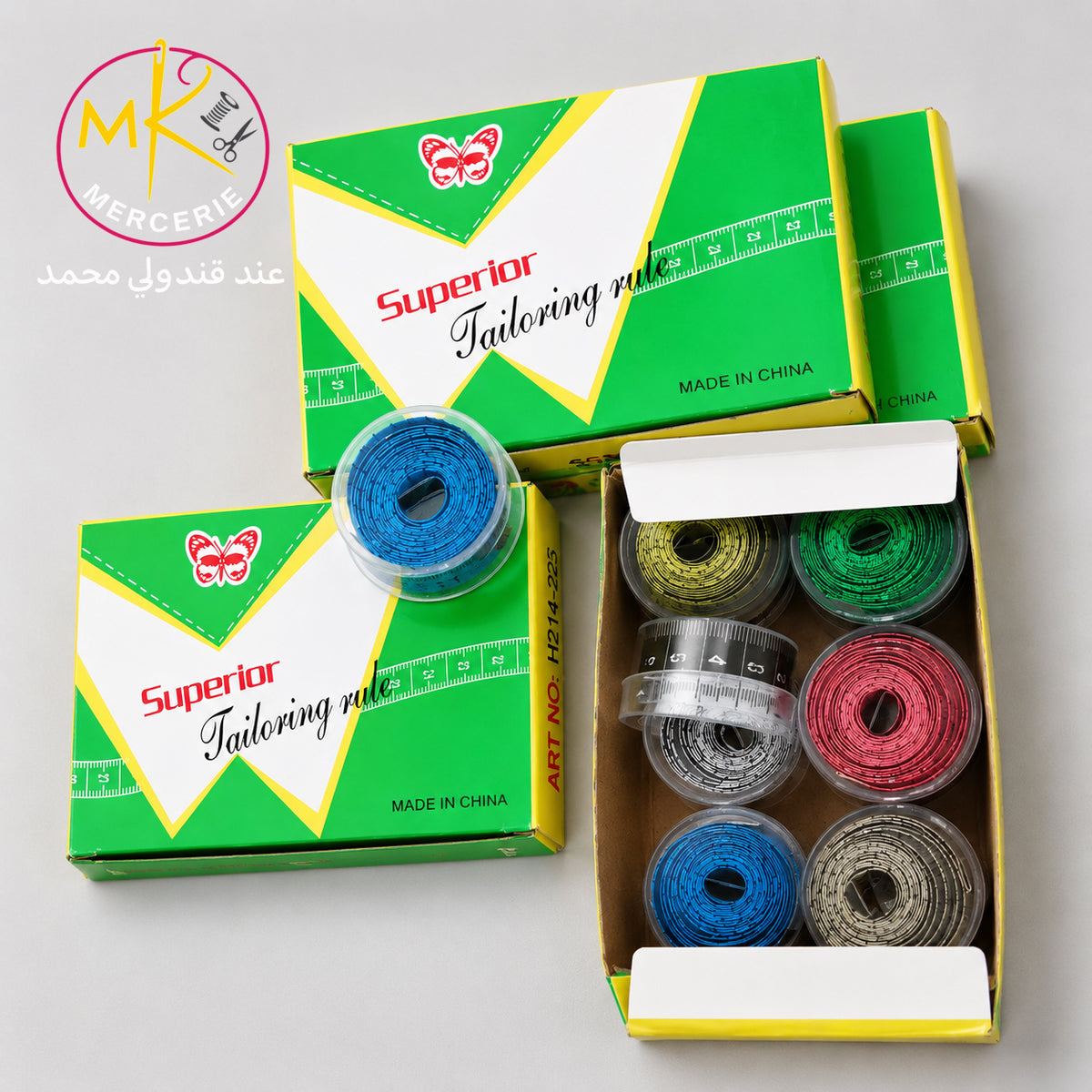 ✨ متر خياطة دائري قابل للسحب – Superior Tailoring ✨
📏🧵